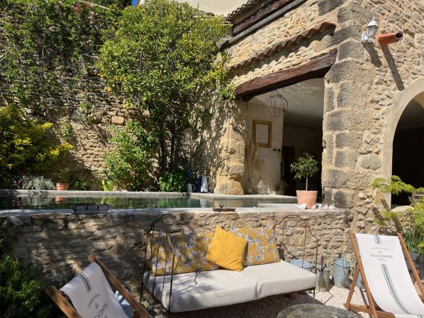 Maison d'h&ocirc;tes avec piscine Uz&egrave;s